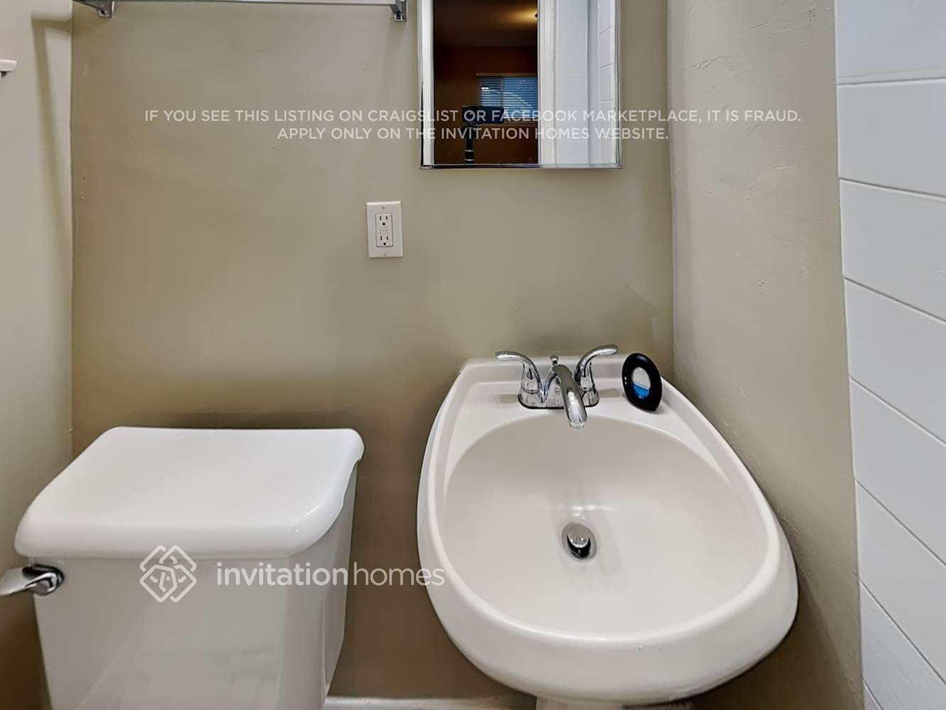 Building Photo - 2882 David St