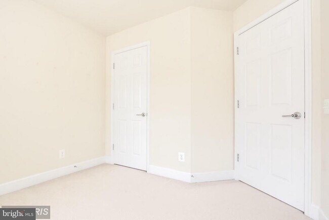 Building Photo - 2159 Oberlin Dr