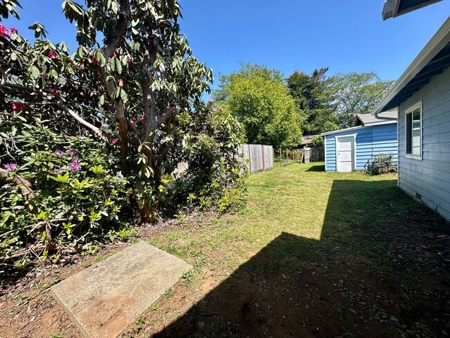 Building Photo - Fresh & Spacious 4 Bed / 2 Bath Home on Oversized Lot – McKinleyville - $2650