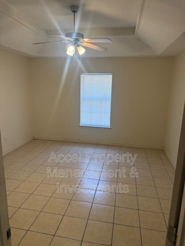Building Photo - 1902 Bahamas Dr