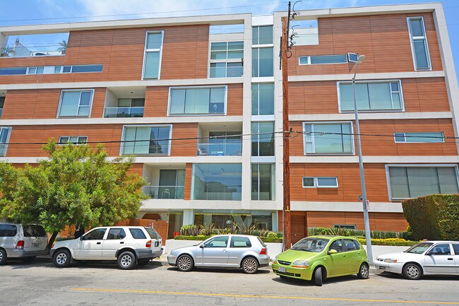 Building Photo - 6735 Yucca St