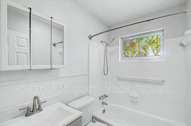 Building Photo - 3712 Oakland Ct