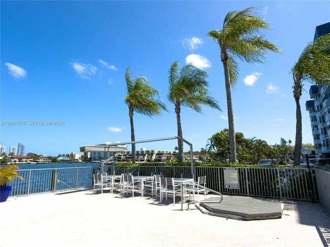 Building Photo - 16565 NE 26th Ave