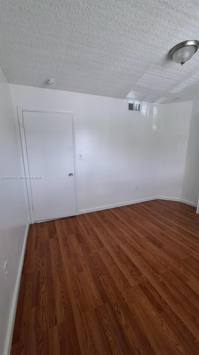 Building Photo - 6950 Miami Gardens Dr
