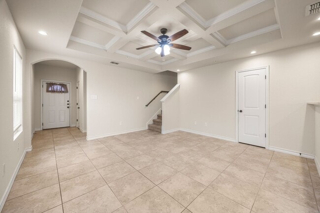 Building Photo - AVAILABLE NOW! Nice 3 bedroom townhouse located in Northeast San Antonio!