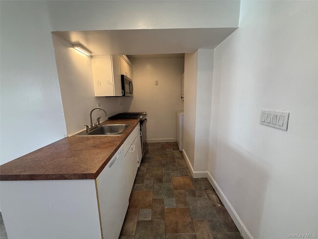 Building Photo - 73 Waterford Rd