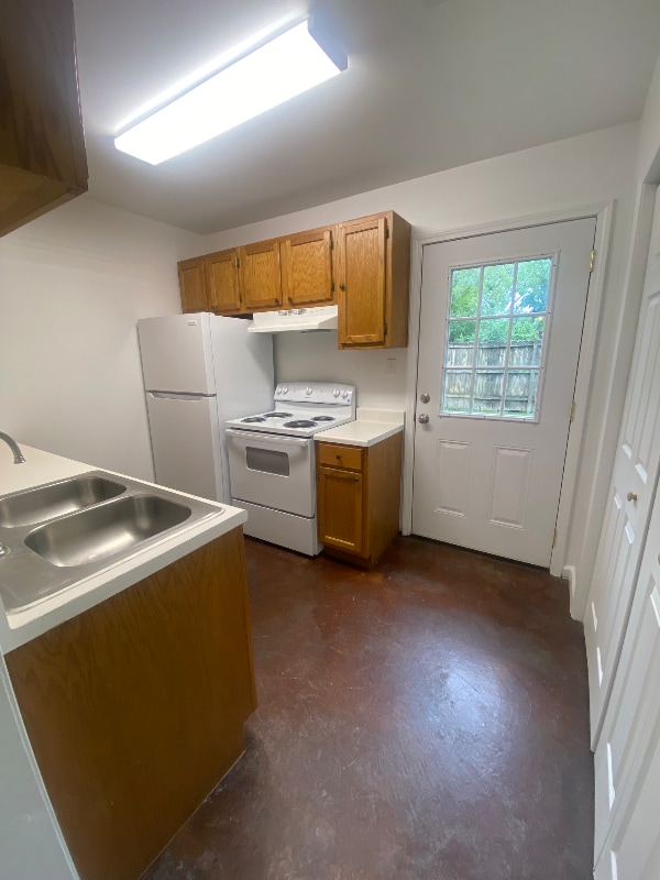 Building Photo - 8233 Baudoin Rd