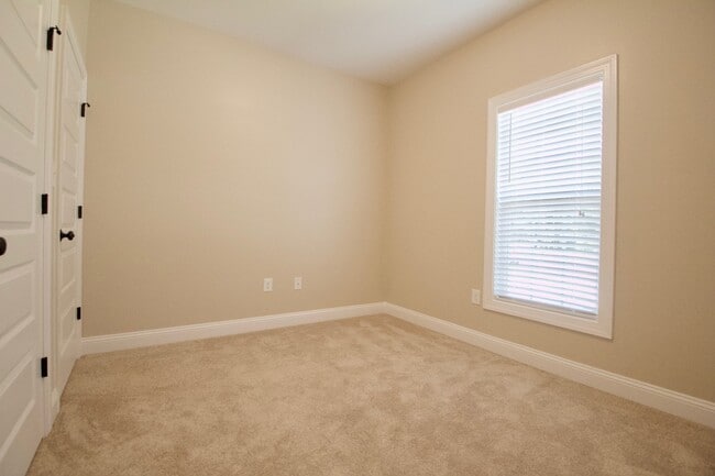 Building Photo - "Brand New Construction". Quiet Location, ...