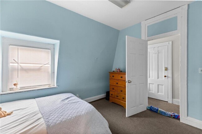 Building Photo - 501 Spring St