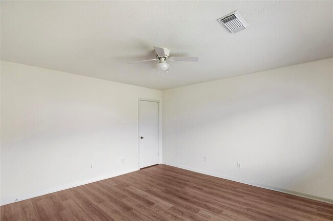 Building Photo - 18023 Lago Forest Dr