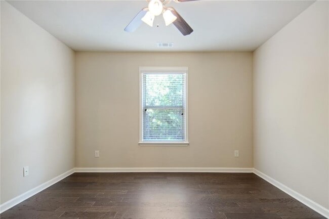 Building Photo - 740 Village Field Ct NW