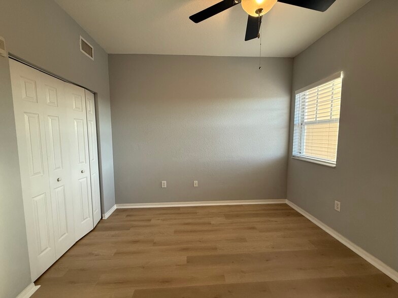 Guess bedroom - 1064 N Tamiami Trl