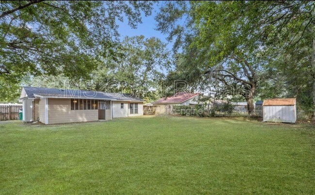 Building Photo - 7520 Marathon Dr