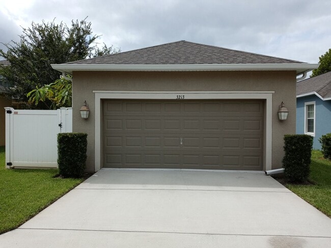 Building Photo - Beautiful 3 Bedroom 2.5  Bath Harmony Home...