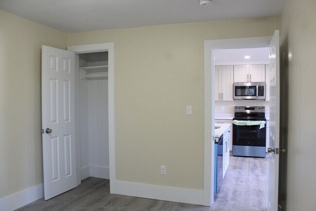 Building Photo - 78 Endicott St