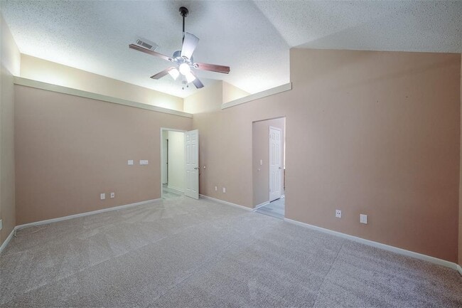 Building Photo - 143 W Village Knoll Cir