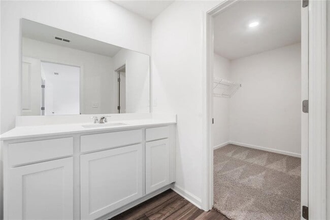 Building Photo - 602 Jervis Wy