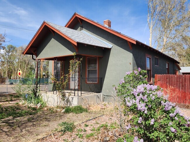 Building Photo - 1102 Euclid Ave
