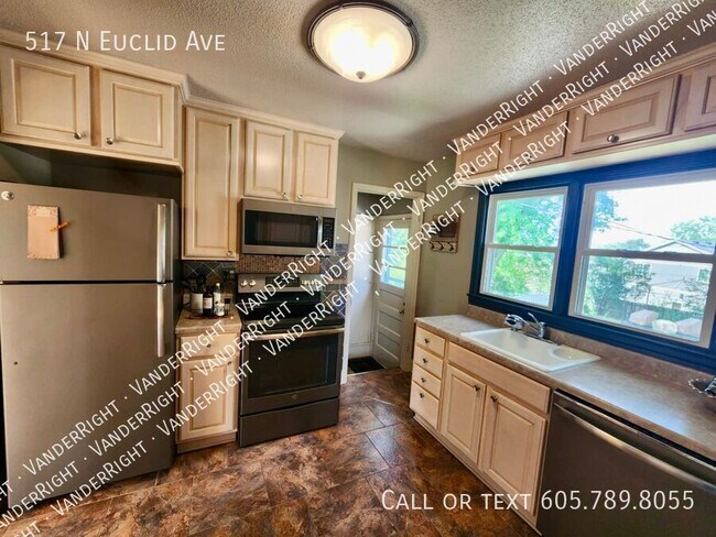 Building Photo - 517 N Euclid Ave