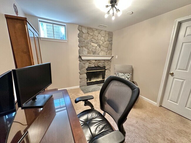 Building Photo - STAFFORD TOWNHOUSES - CLOSE TO QUANTICO