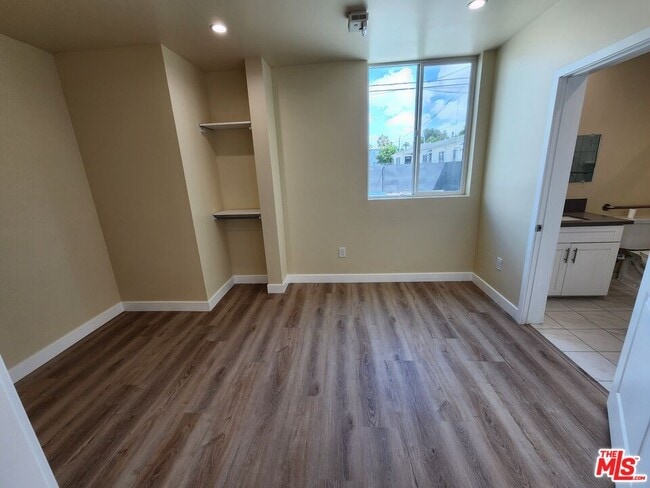 Building Photo - 2726 Cochran Ave