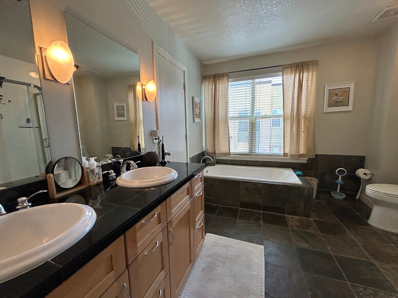 Building Photo - 4577 Madison Ave