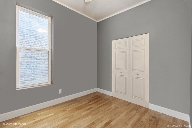 Building Photo - 4928 S Saint Lawrence Ave