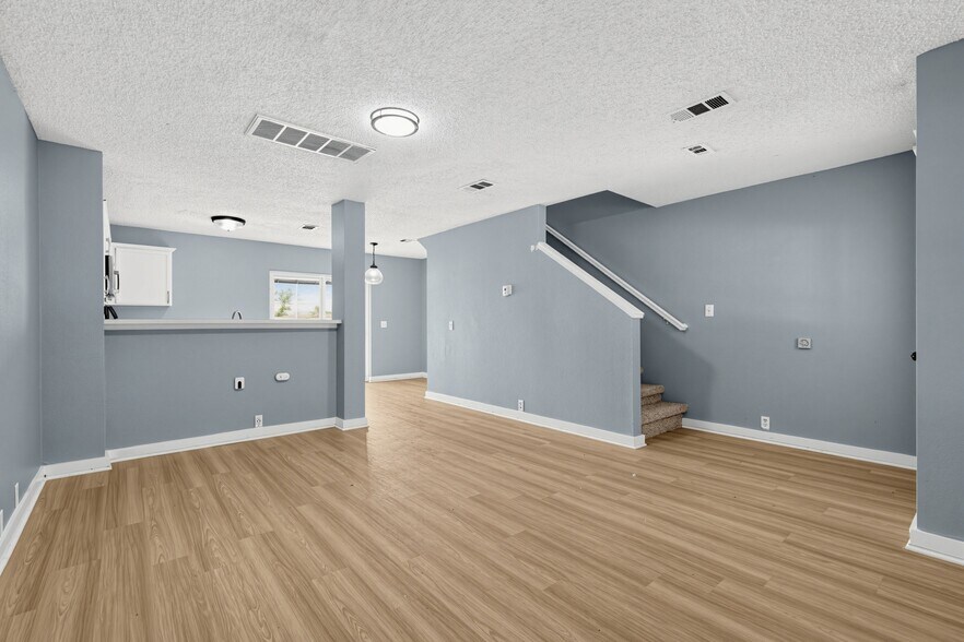 Building Photo - 3912 Sonoma Dr