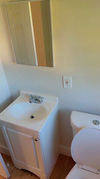 Building Photo - 8 Higbie Dr