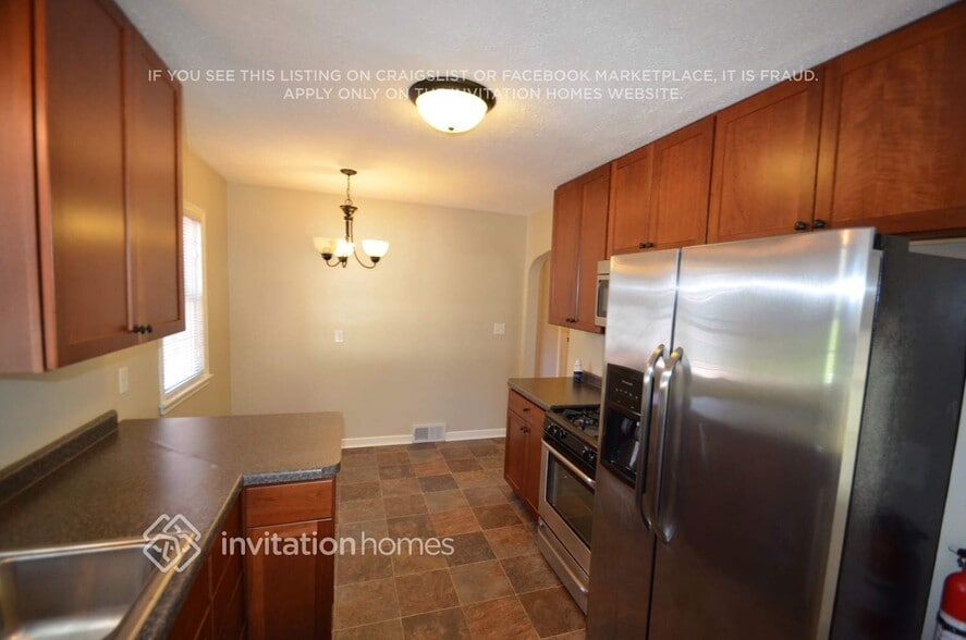 Building Photo - 2150 Nokomis Ave