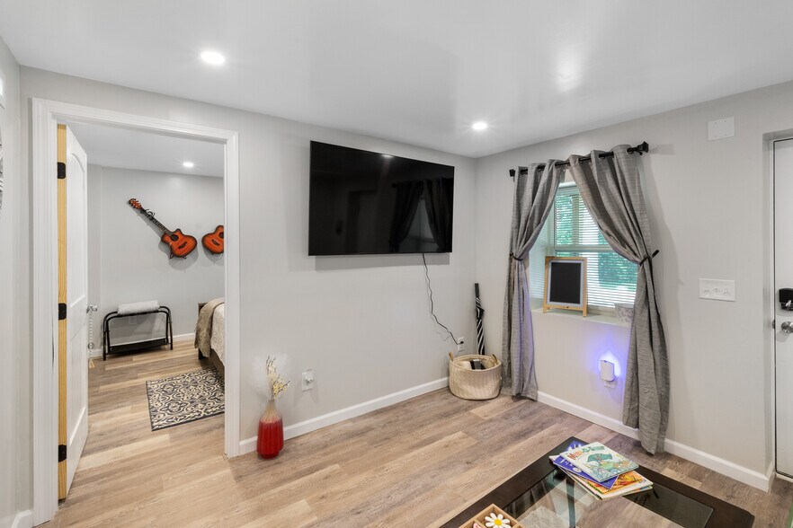 Building Photo - 3409 McGavock Pike