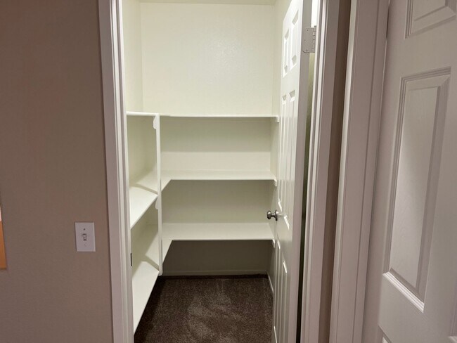 Building Photo - Murrieta 4 Bedroom