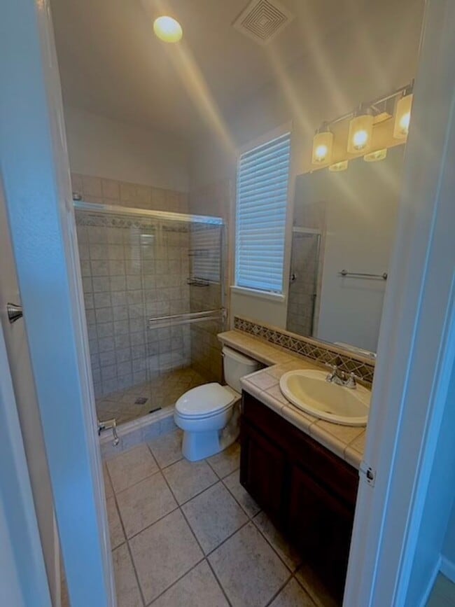 Building Photo - 4 Bedroom Home in Whitney Ranch with Access to Clubhouse