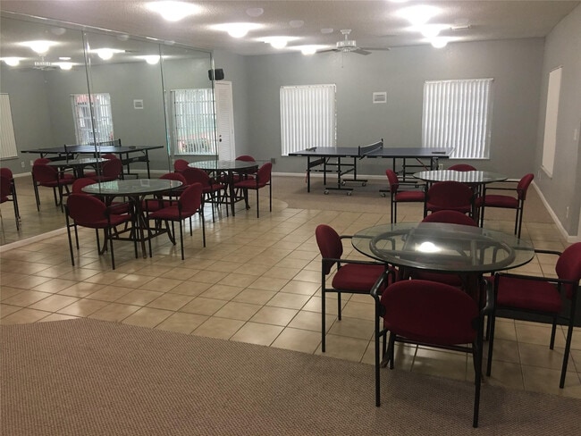 Building Photo - 255 S Cypress Rd