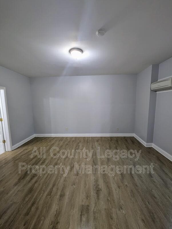 Building Photo - 149 Oatgrass Dr