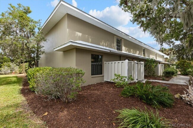 Building Photo - 11310 W Bayshore Dr