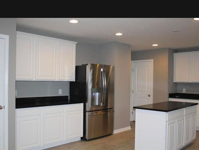 Building Photo - Stunning 3-bedroom, 3.5-bathroom home in Reynoldsburg