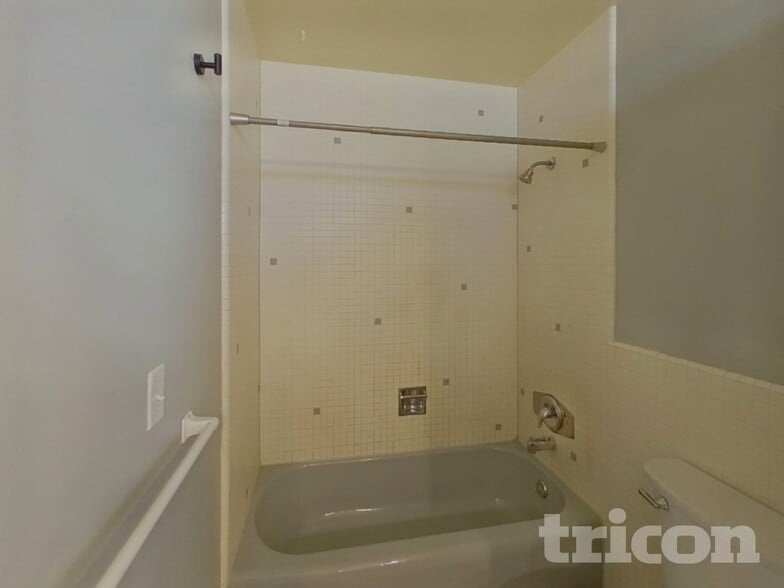 Building Photo - 10326 Hetrick Cir E