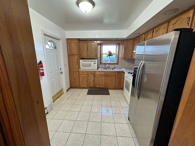 Building Photo - 1211 Mechanic St