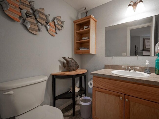 Building Photo - 3 bedroom 3 bath in Shawnee Heights