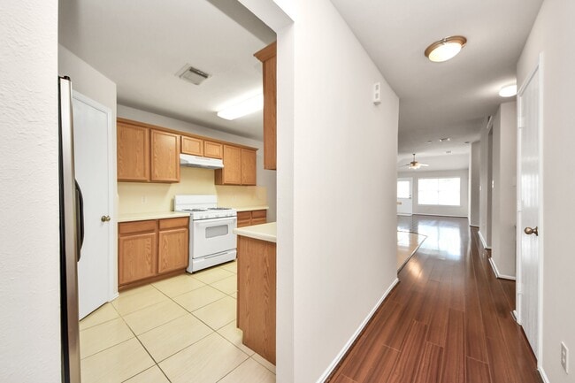 Building Photo - 12426 Magnolia Canyon