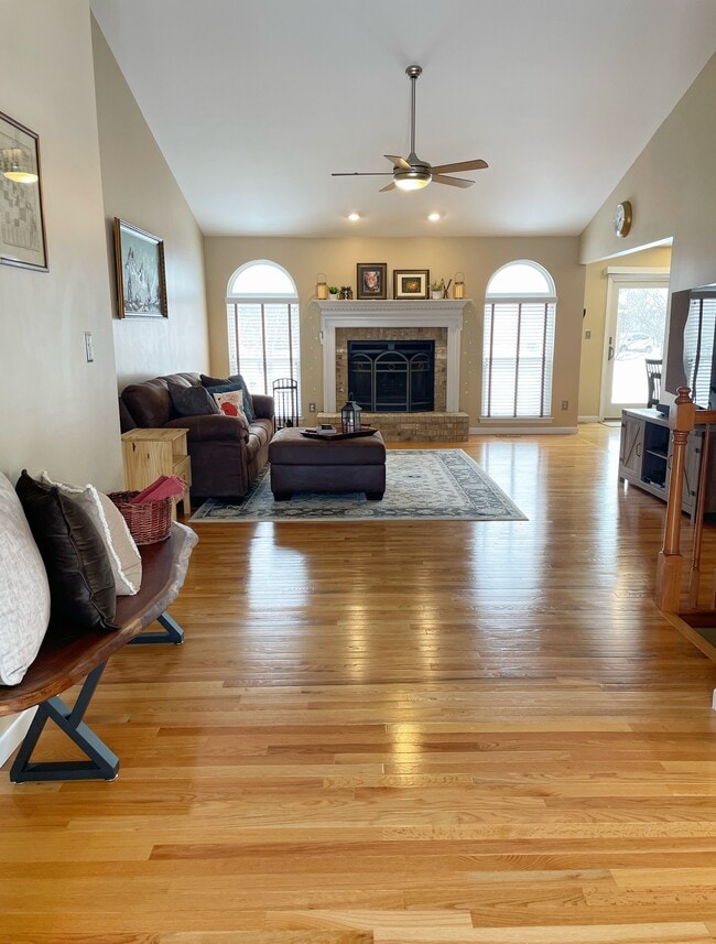 Building Photo - 16 Sea Pines Ct