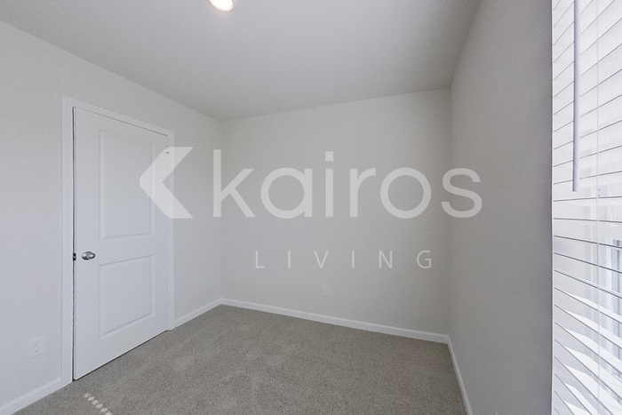 Building Photo - 2453 Banyan Cir