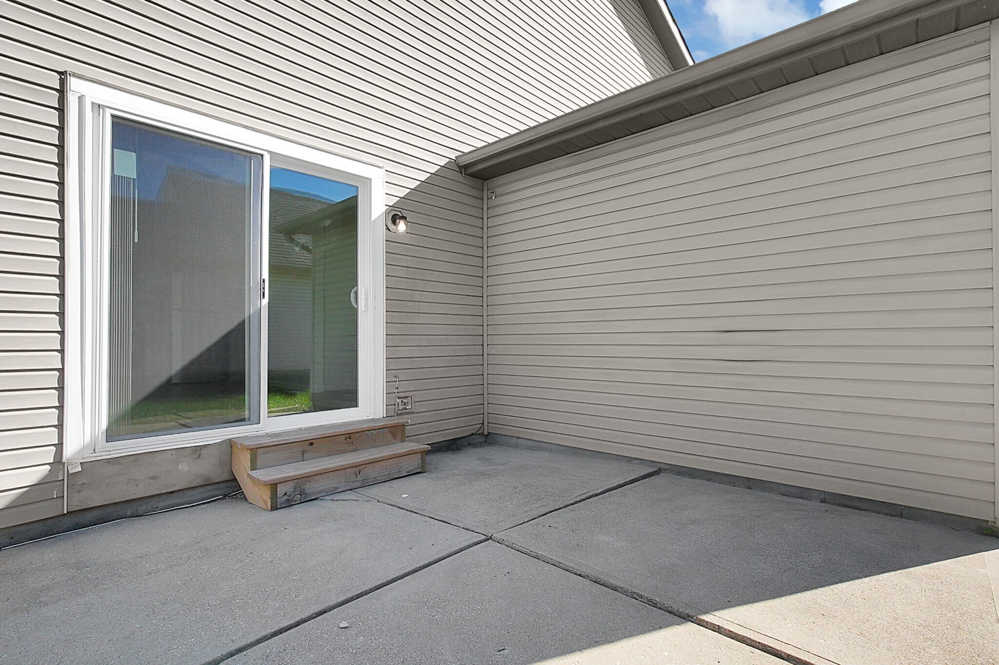 Building Photo - 4895 Drayton Rd