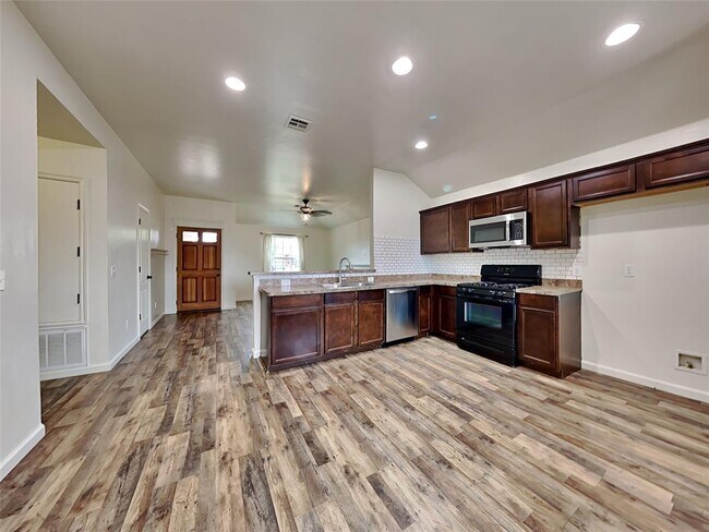 Building Photo - 2816 Sun Berry Way