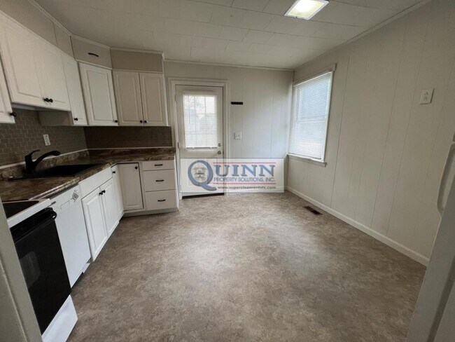 Building Photo - 266 Hollingsworth Manor