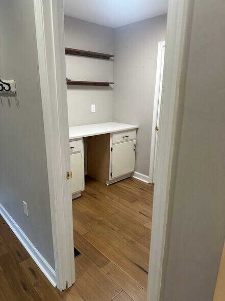 Building Photo - 15731Pypers Pointe Dr