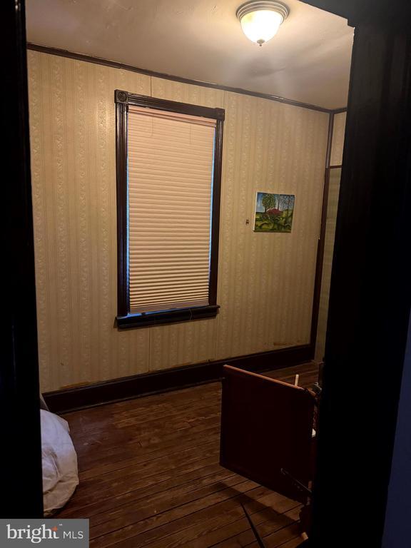 Building Photo - 5707 Lansdowne Ave