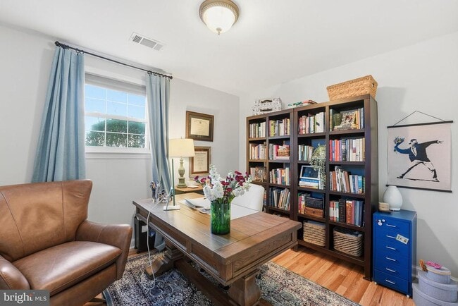 Building Photo - 7001 Arbor Ln