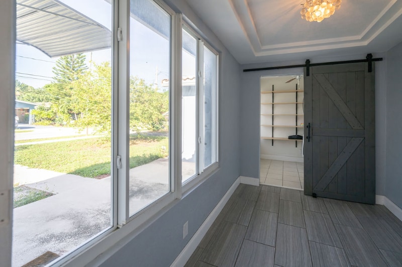 Building Photo - 902 NE 34th St